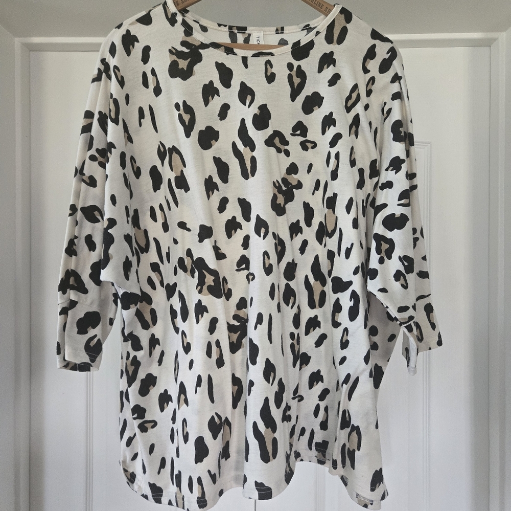 3/4 Sleeve Leopard Ladies Tunic